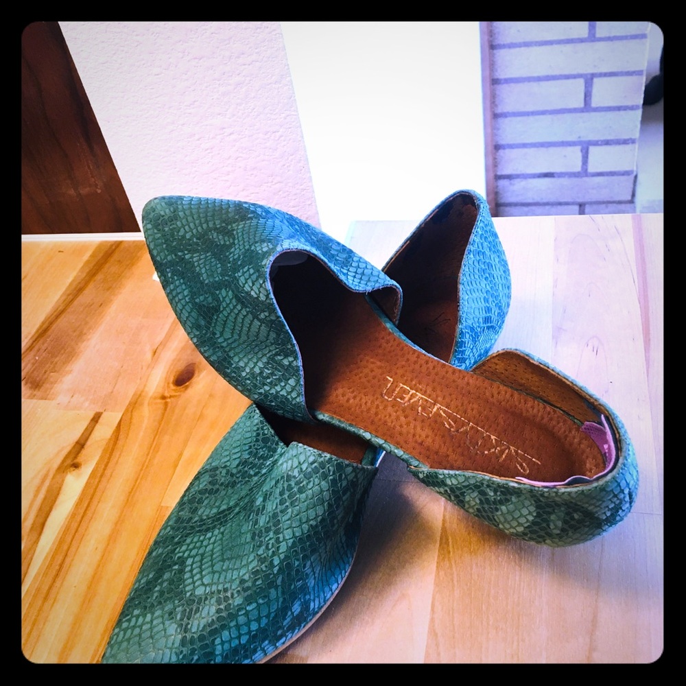 Sixtyseven slides made in Spain!